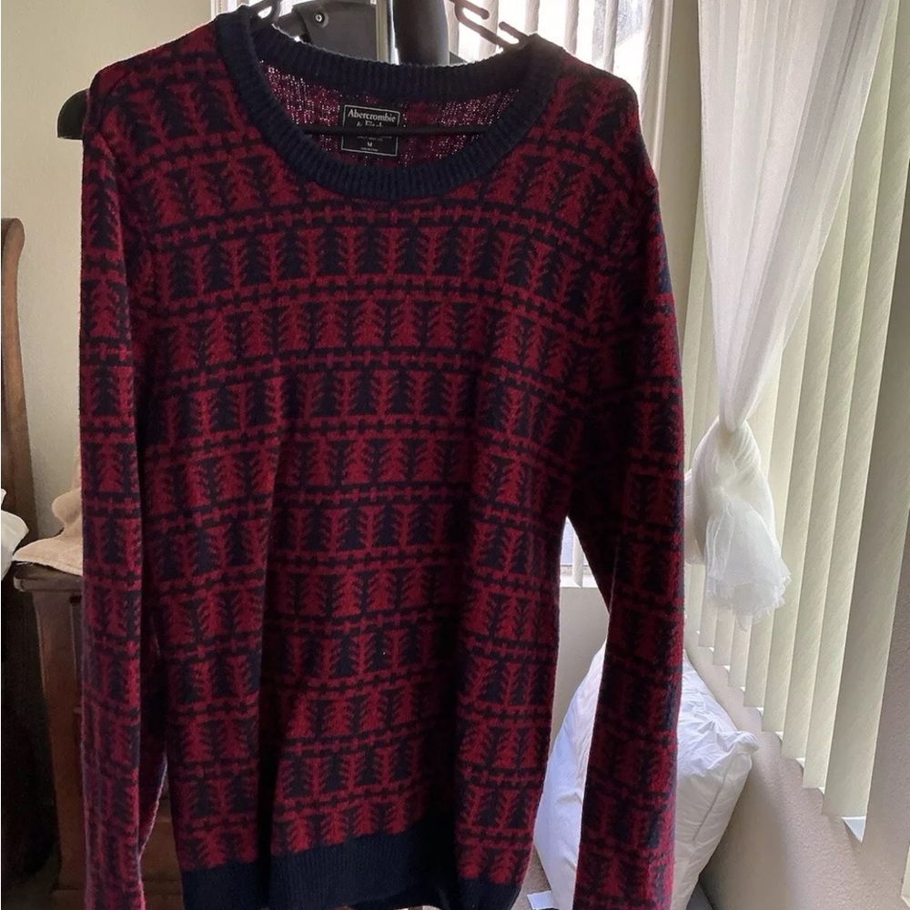 Pendleton Women's Red and Black Sweater